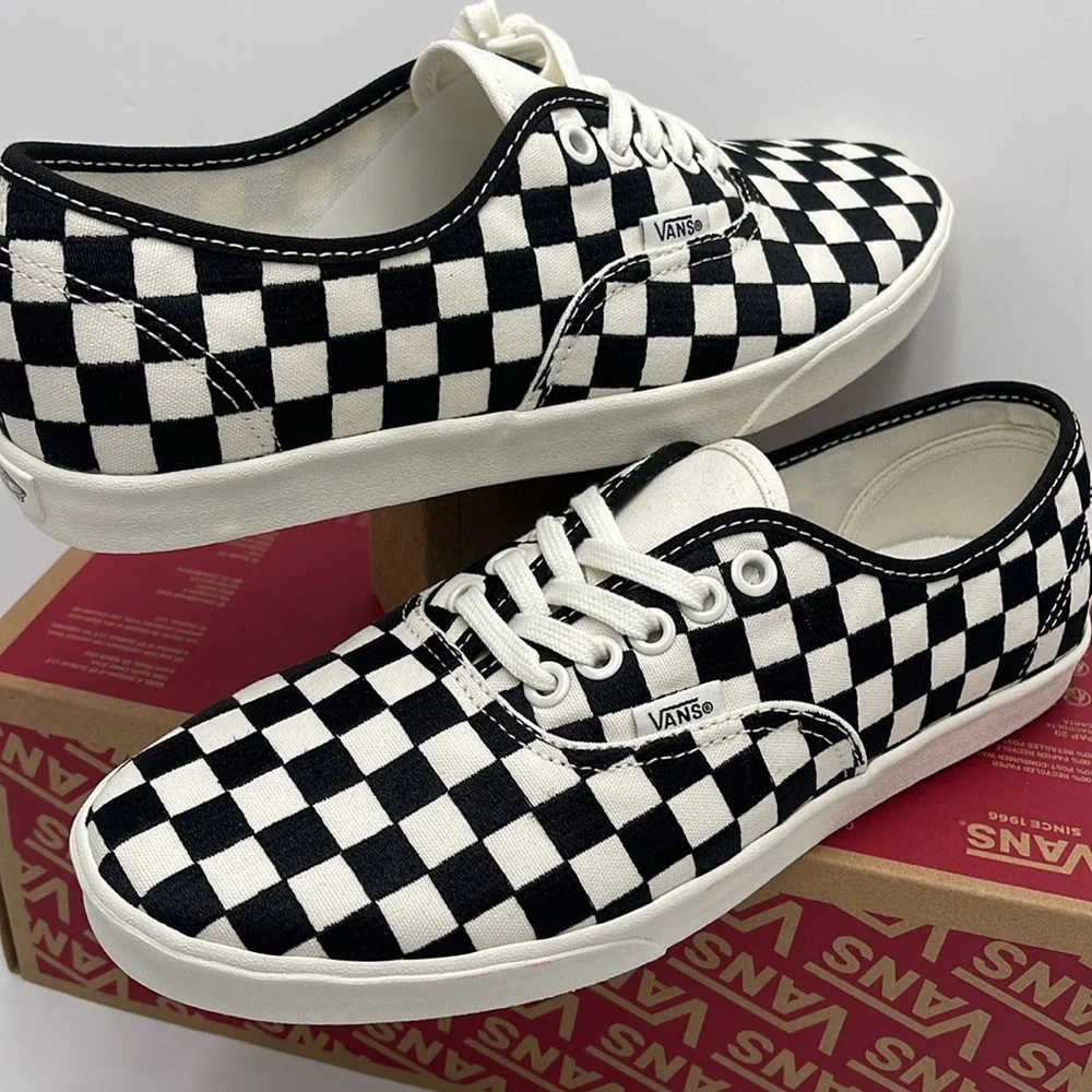 Vans WMNS Authentic Lowpro Embroidered Check Black/M
VN000D041 KP
Sneakersrs - Picture 10 of 16